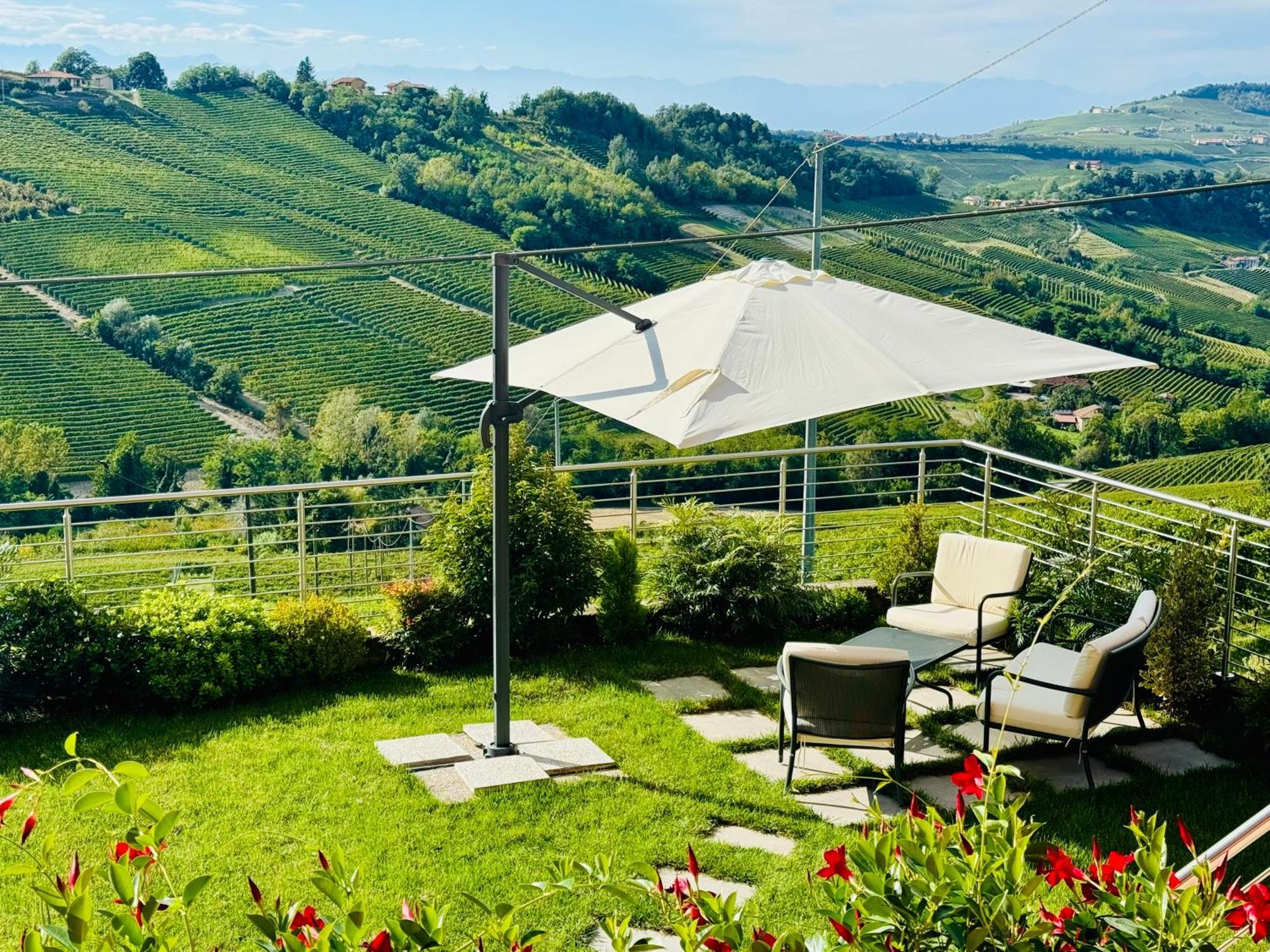 Casa Rafanelli Apartment Monforte D'Alba Exterior photo